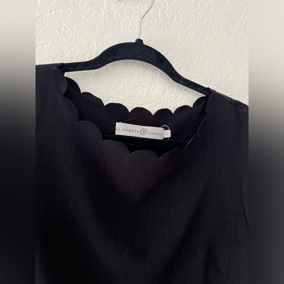 Elizabeth & Clarke The Chambers Black‎ Open Back Scalloped Blouse Women’s Size 6 - Picture 2 of 8